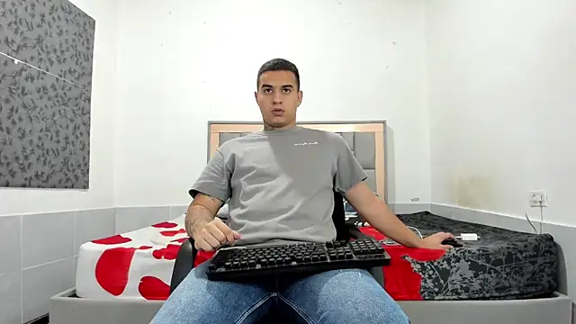 Snapshot of simookeler chatting on February 22, 3:42 am simookeler online show from February 22, 3:42 am