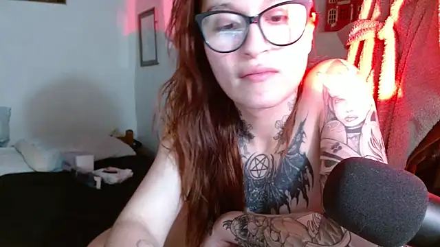 kittenlizz online show from November 16, 8:02 pm