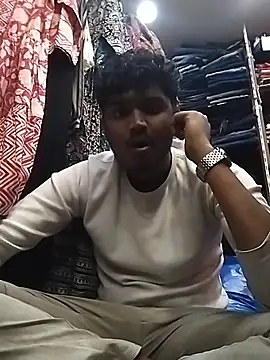 Snapshot of heartless__95 chatting on February 28, 11:10 am heartless 95 online show from February 28, 11:10 am