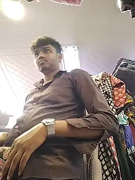 Snapshot of heartless__95 chatting on February 4, 6:52 am heartless 95 online show from February 4, 6:52 am