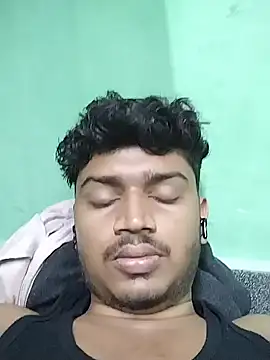 Snapshot of heartless__95 chatting on February 7, 11:24 pm heartless 95 online show from February 7, 11:24 pm