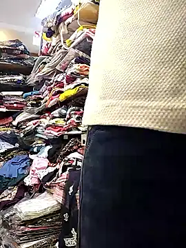 Snapshot of heartless__95 chatting on February 12, 6:24 am heartless 95 online show from February 12, 6:24 am