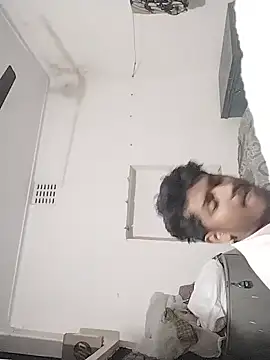 Snapshot of heartless__95 chatting on January 15, 3:04 pm heartless 95 online show from January 15, 3:04 pm