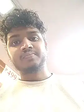 Snapshot of heartless__95 chatting on October 28, 7:40 am heartless 95 online show from October 28, 7:40 am