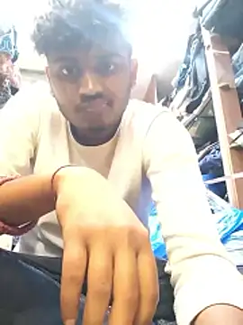 Snapshot of heartless__95 chatting on February 10, 10:58 am heartless 95 online show from February 10, 10:58 am