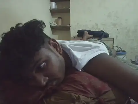 Snapshot of heartless__95 chatting on June 16, 5:24 pm heartless 95 online show from June 16, 5:24 pm