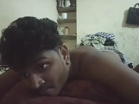 Snapshot of heartless__95 chatting on June 27, 7:03 am heartless 95 online show from June 27, 7:03 am