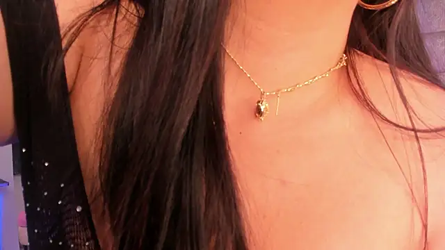 EmaJames25 online show from December 20, 3:26 pm