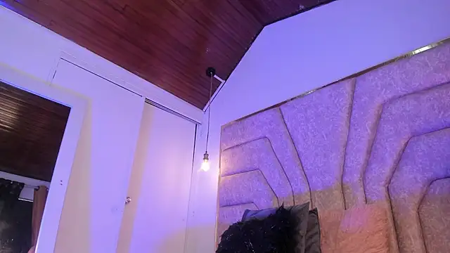 EmaJames25 online show from November 4, 7:17 pm