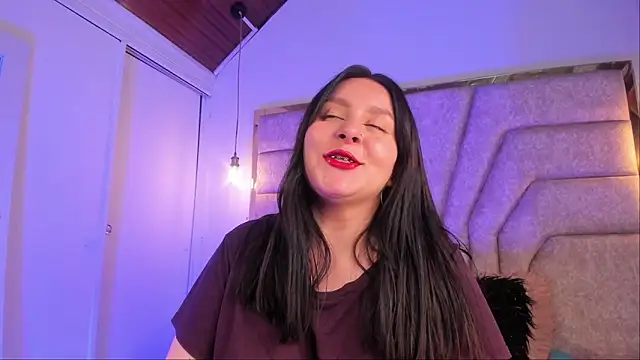 EmaJames25 online show from November 28, 6:41 pm