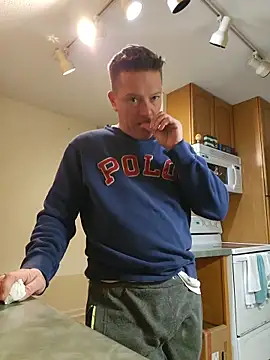 Bigtater1999 online show from May 2, 12:05 am