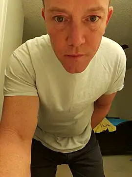 Snapshot of Bigtater1999 chatting on November 12, 12:15 am Bigtater1999 online show from November 12, 12:15 am