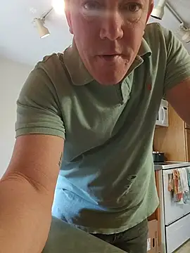 Bigtater1999 online show from April 11, 9:18 pm