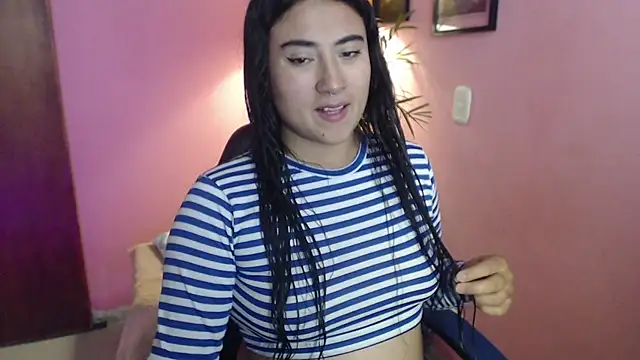 bunnyemilyrose36 online show from January 13, 8:02 pm