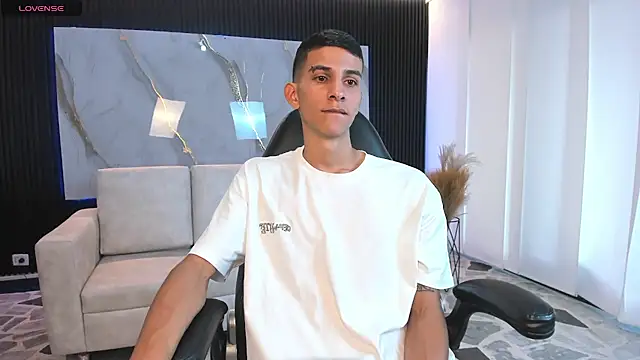 Aaron Scoot online show from March 5, 9:43 pm