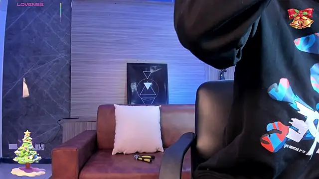 Aaron Scoot online show from December 17, 11:37 am