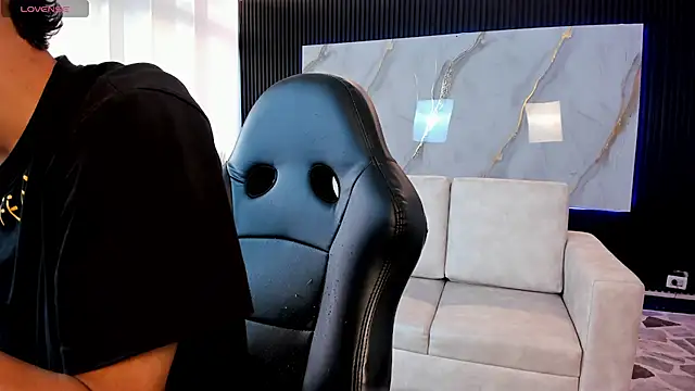 Aaron Scoot online show from March 9, 8:34 pm