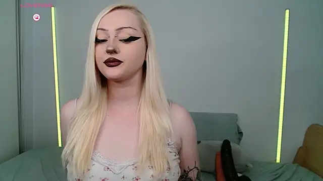 chloe levine online show from March 30, 7:59 pm