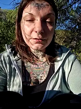 lizzardqueeen online show from January 6, 4:00 pm