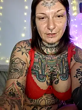 lizzardqueeen online show from February 14, 8:42 pm