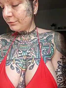 lizzardqueeen online show from January 14, 1:48 pm