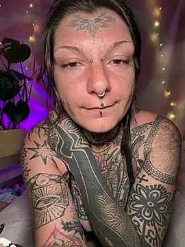 lizzardqueeen online show from March 28, 1:39 am