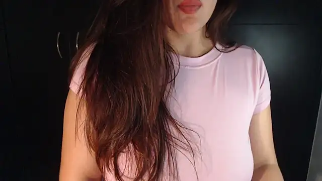 Snapshot of AdharaLujan chatting on February 3, 2:43 am AdharaLujan online show from February 3, 2:43 am