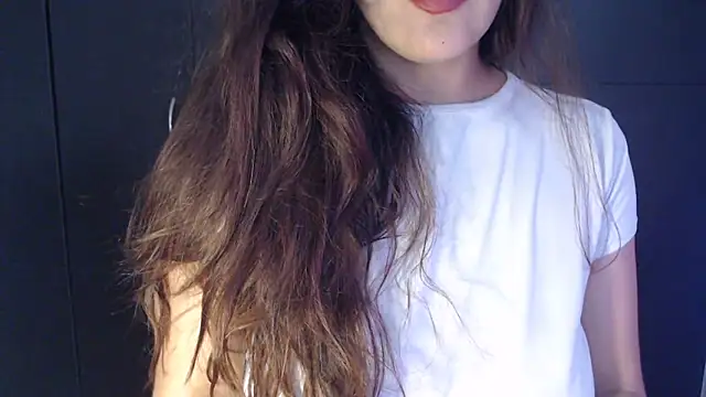 AdharaLujan online show from April 8, 1:23 pm