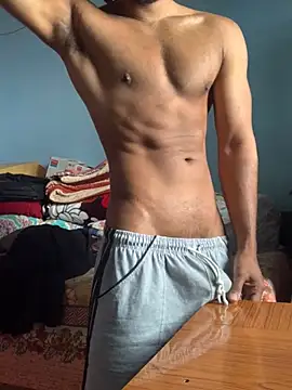 Snapshot of Vampire_xoxo chatting on February 26, 6:51 am Vampire xoxo online show from February 26, 6:51 am