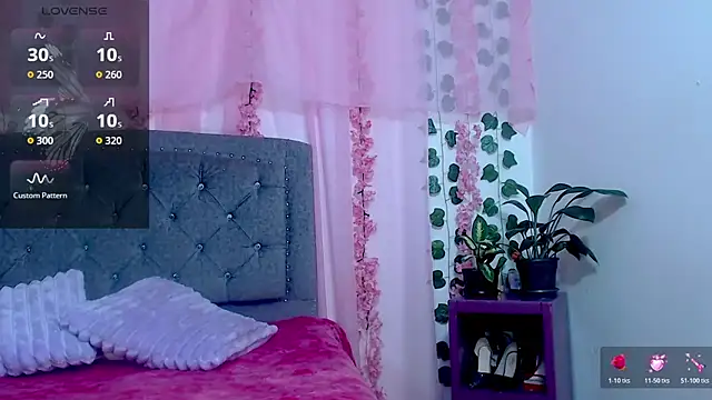 Snapshot of Zara47sweet chatting on July 9, 2:12 am Zara47sweet online show from July 9, 2:12 am