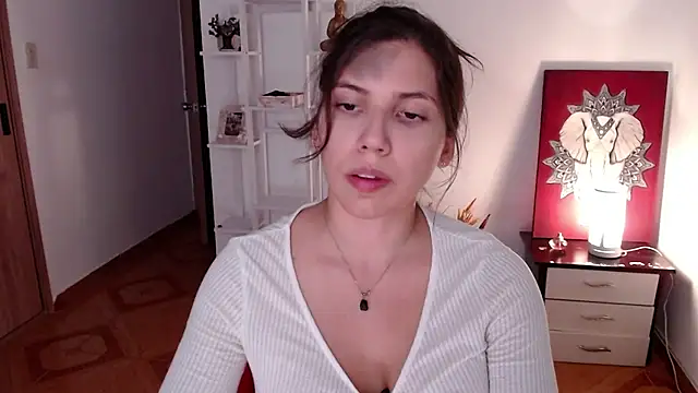 Snapshot of Sigrid- chatting on October 7, 12:22 am Sigrid- online show from October 7, 12:22 am