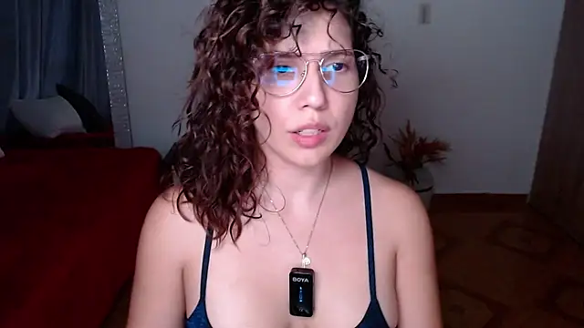 Snapshot of Sigrid- chatting on March 13, 11:27 pm Sigrid- online show from March 13, 11:27 pm