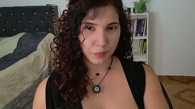 Snapshot of Sigrid- chatting on May 3, 11:52 pm Sigrid- online show from May 3, 11:52 pm