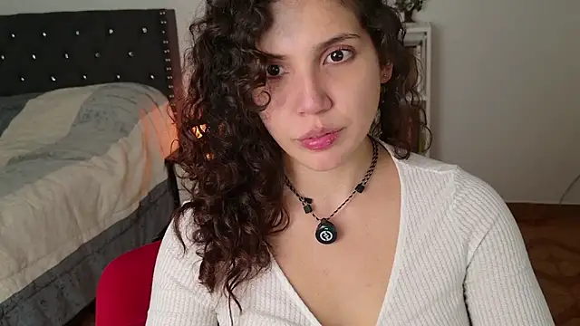 Snapshot of Sigrid- chatting on June 7, 1:00 am Sigrid- online show from June 7, 1:00 am