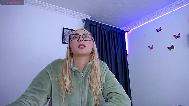 Soffy-brooks online show from April 23, 3:57 am