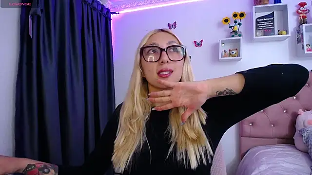Soffy-brooks online show from May 13, 2:29 am