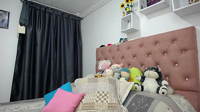 Snapshot of Soffy-brooks chatting on October 6, 4:13 am Soffy-brooks online show from October 6, 4:13 am