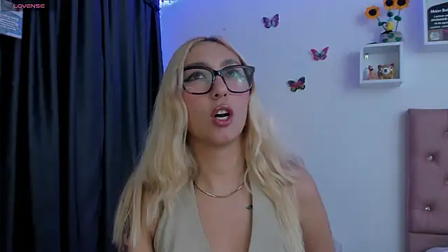 Soffy-brooks online show from May 15, 3:15 am