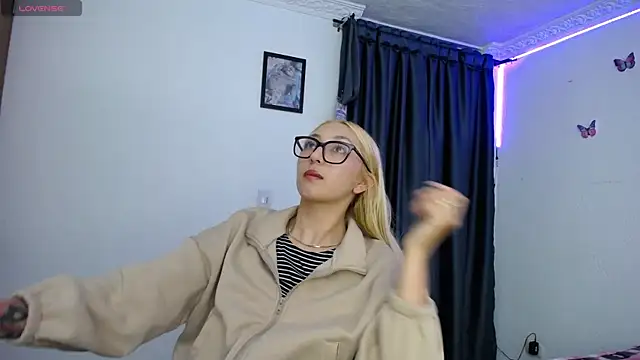 Soffy-brooks online show from April 12, 3:10 am