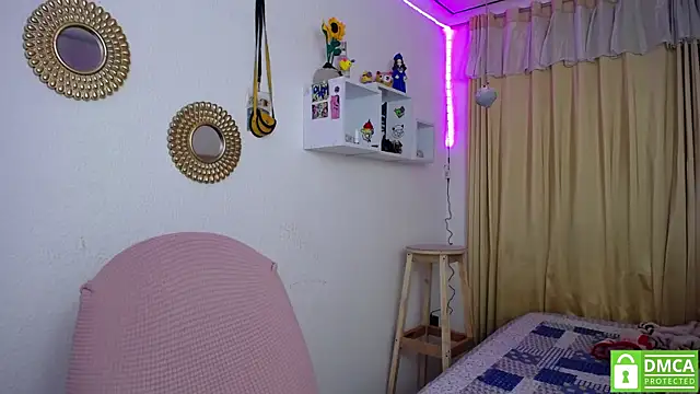 Snapshot of Soffy-brooks chatting on February 14, 7:17 am Soffy-brooks online show from February 14, 7:17 am