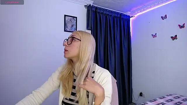 Soffy-brooks online show from April 17, 4:37 am