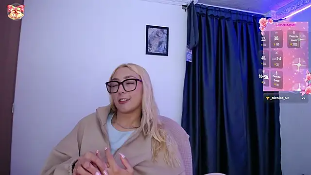 Soffy-brooks online show from April 13, 3:43 am