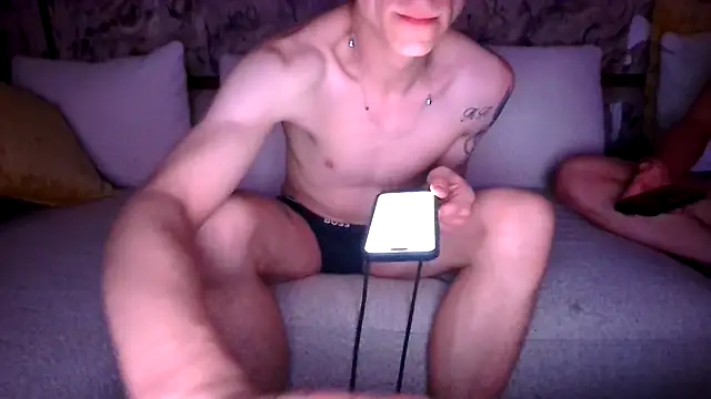Snapshot of XltwinkBoy chatting on April 26, 12:46 pm XltwinkBoy online show from April 26, 12:46 pm