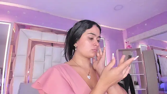 Snapshot of scarlette_15_ chatting on June 26, 3:12 am scarlette 15 online show from June 26, 3:12 am