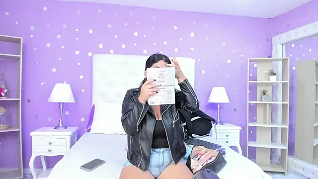 scarlette 15  online show from November 18, 3:21 am