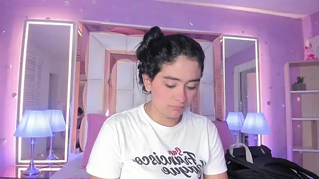 Snapshot of scarlette_15_ chatting on July 11, 3:18 am scarlette 15 online show from July 11, 3:18 am
