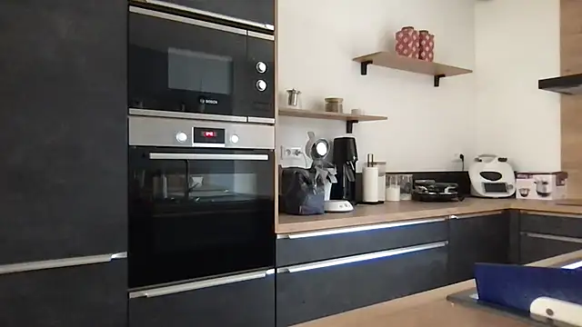 unconnudu21000 online show from November 27, 11:43 am