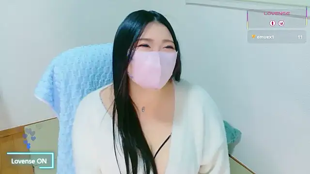 yukinko o  online show from December 19, 1:13 pm