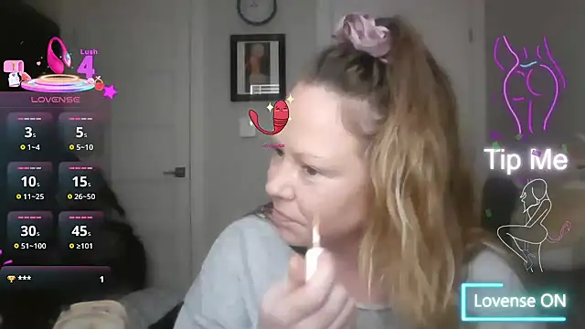 Snapshot of MissyLovexxx chatting on March 5, 2:45 pm MissyLovexxx online show from March 5, 2:45 pm