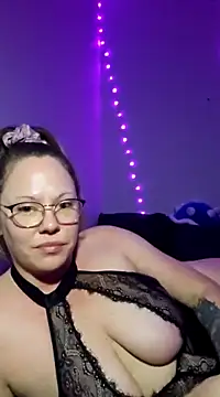 Snapshot of MissyLovexxx chatting on December 4, 11:08 pm MissyLovexxx online show from December 4, 11:08 pm